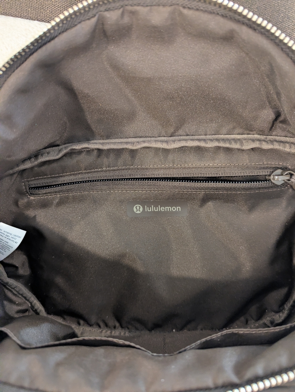 Lululemon Everywhere Belt Bag Extra Large 4L Metal - Picture 4 of 9